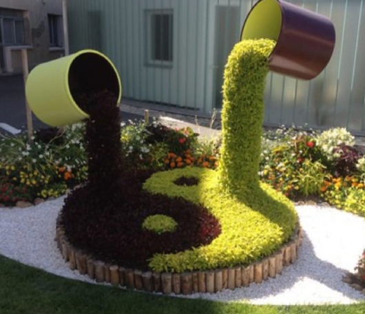 Floral Sculptures and Topiaries
